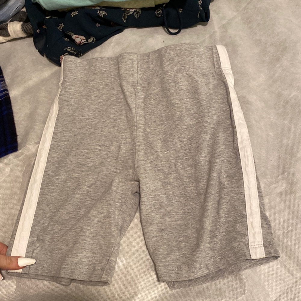 gray biker shorts